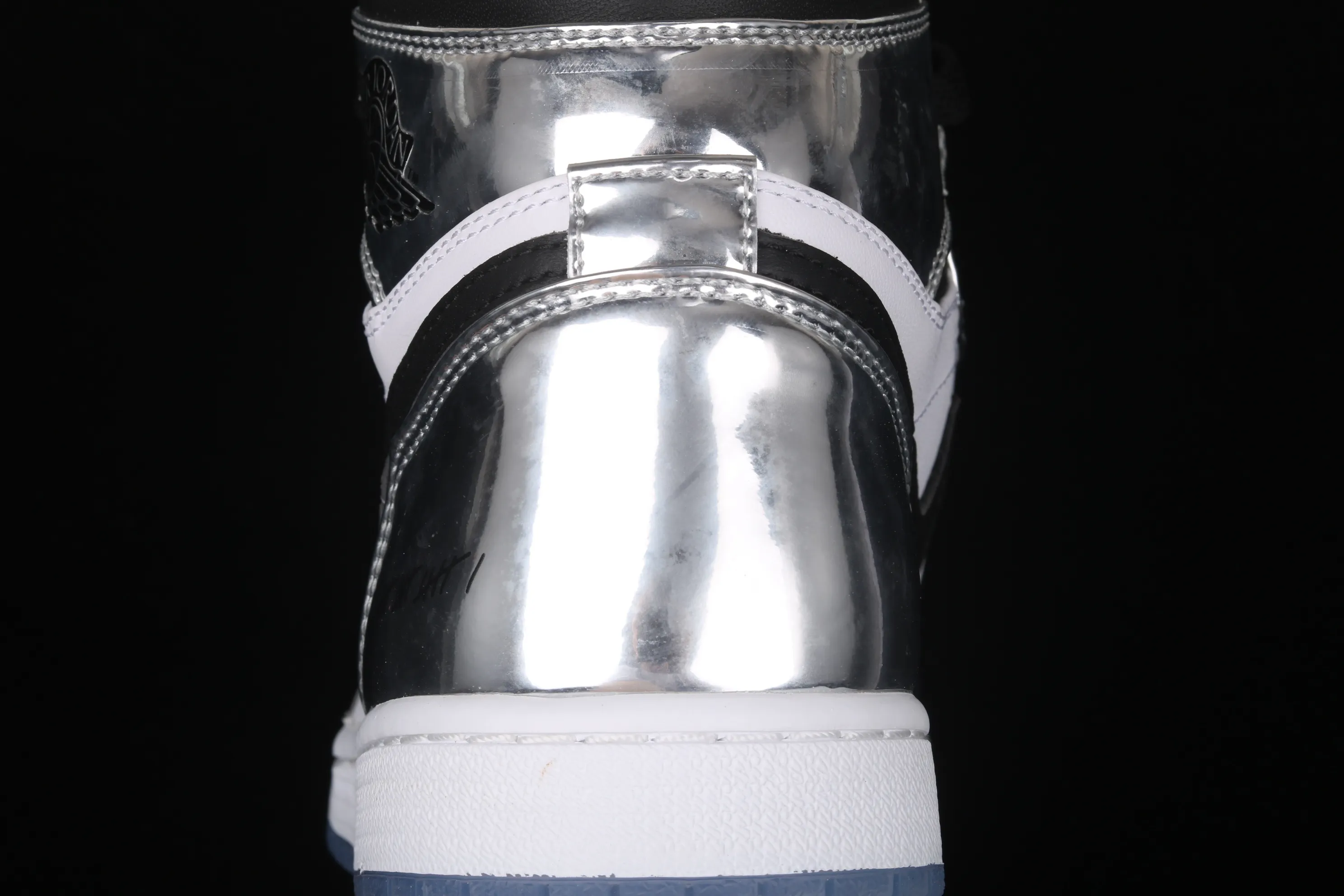 All categories Air Jordan Jordan series basketball shoes Air Jordan 1 High #ZG version Air Jordan 1 Pass The Torch AJ1 Joe 1 Leonard liquid electroplating silver AQ7476-016